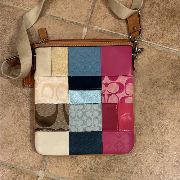 Coach Colorful Patchwork Swing Pack Crossbody Bag Vintage Y2K 90s EUC Pink Blue - Picture 7 of 7